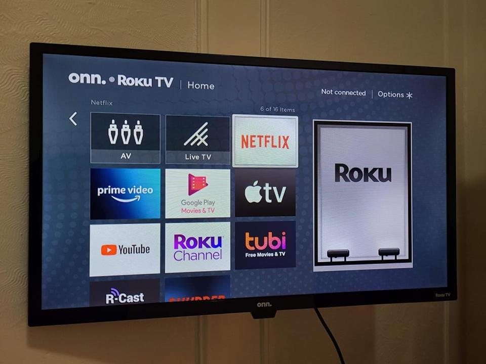 Tv + Netflix / High Speed Internet / Room C Монреаль Экстерьер фото